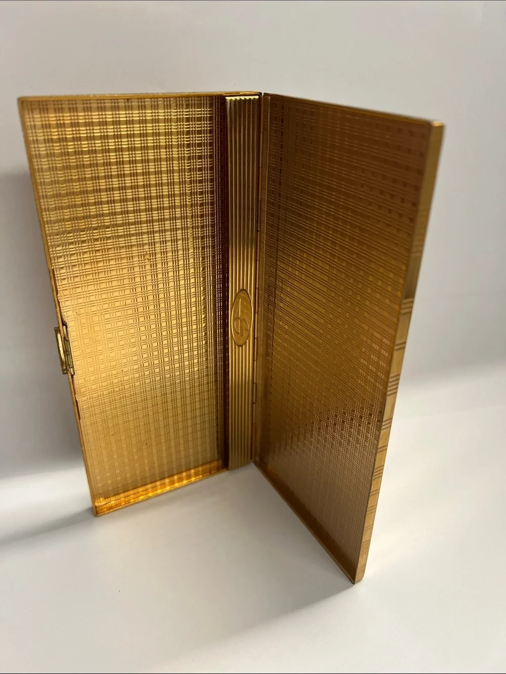 Evans Vintage Metal Goldtone 6.5” x 3” Snap Rectangular Compact Wallet Clutch